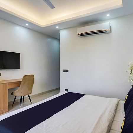 Hotel O Parkinn Gurgaon Esterno foto