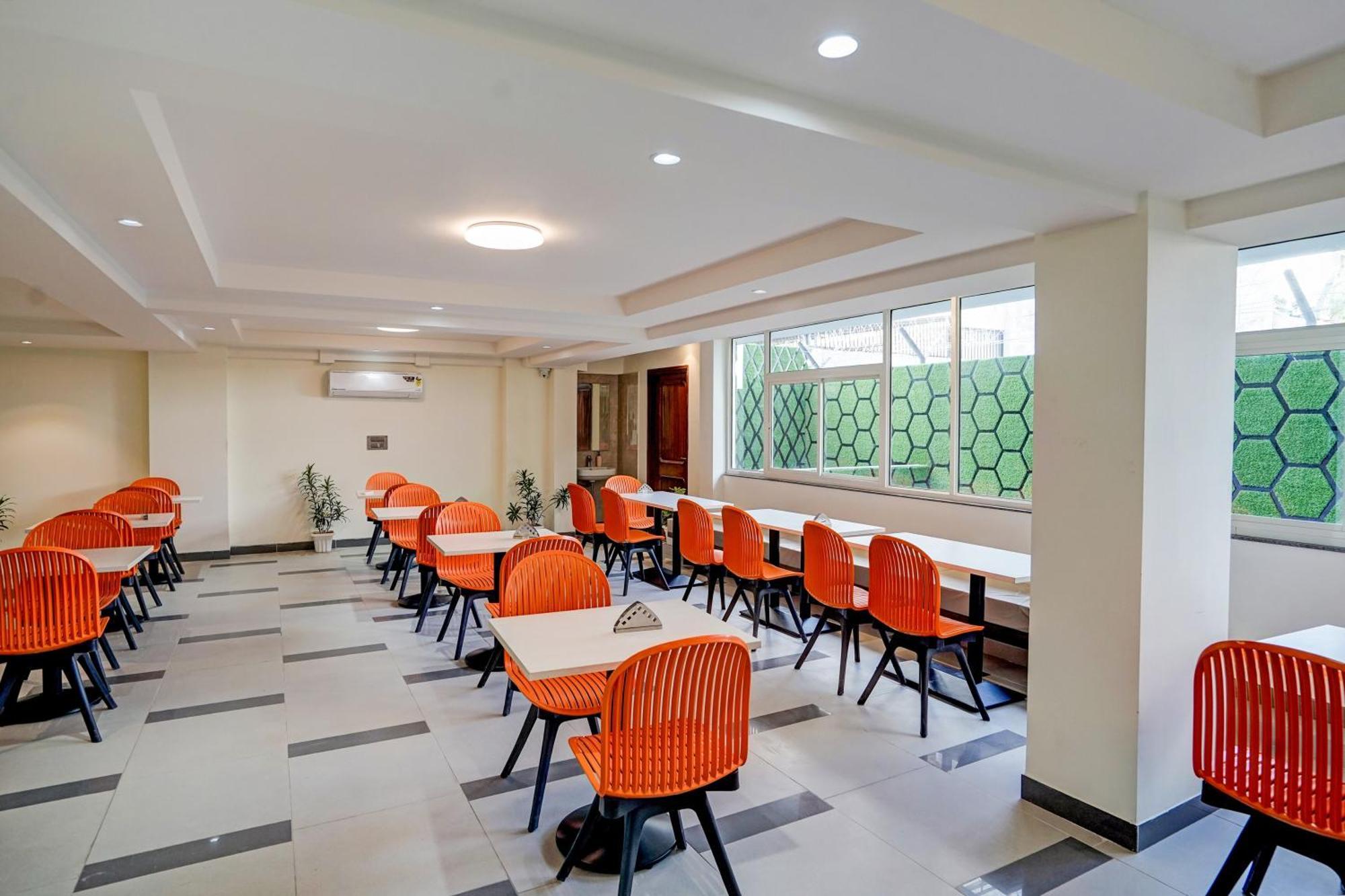 Hotel O Parkinn Gurgaon Esterno foto