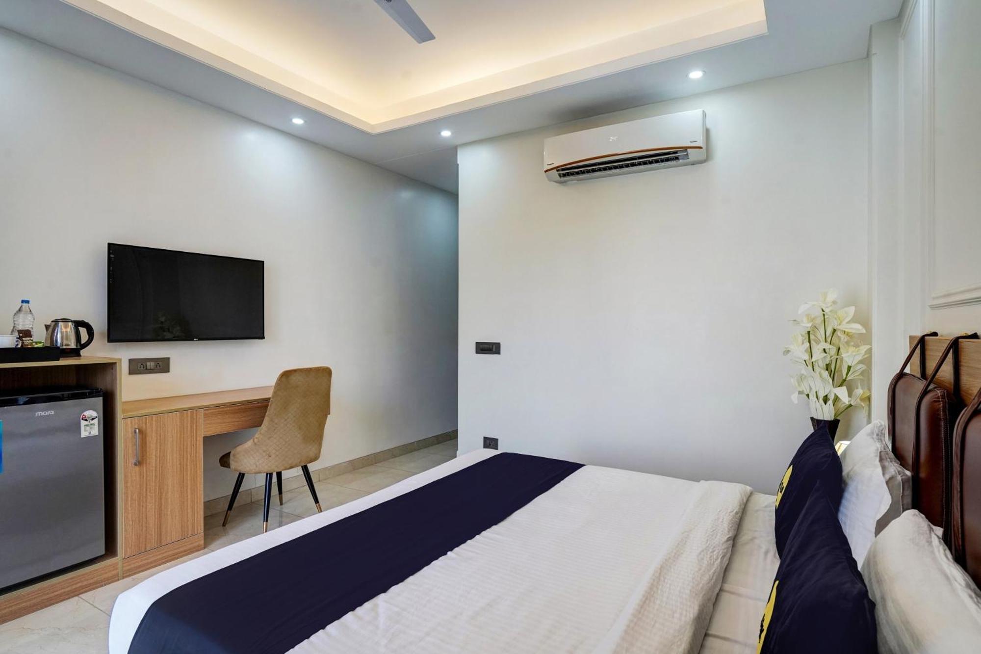 Hotel O Parkinn Gurgaon Esterno foto