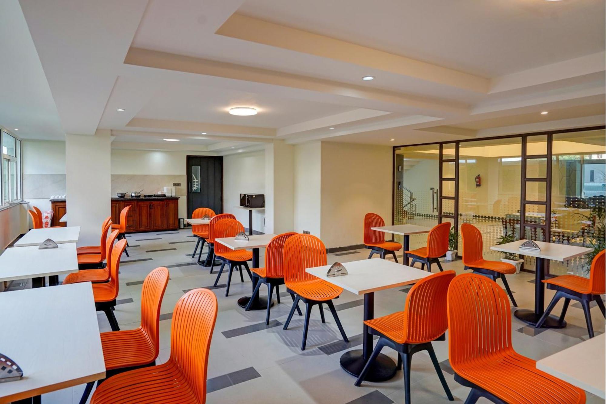 Hotel O Parkinn Gurgaon Esterno foto